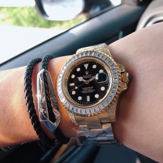劳力士 ROLEX X43 水鬼系列 纪念款 采用全自动机械机芯•尺寸40mm•搭载兰宝石玻璃•316L三珠钢带•原装保险扣 从来以个性、经典著称的水鬼 披上精镶T钻外衣如超级英雄钢铁侠闪亮登场 三杰精致推荐男士机械腕表 SJ为你精心挑选超真实实物图拍摄 劳力士 ROLEX X43 水鬼系列 纪念款 采用全自动机械机芯•尺寸40mm•搭载兰宝石玻璃•316L三珠钢带•原装保险扣 从来以个性、经典著称的水鬼 披上精镶T钻外衣如超级英雄钢铁侠闪亮登场 三杰精致推荐男士机械腕表 SJ为你精心挑选超真实实物图拍摄