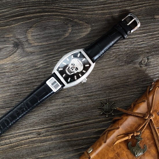 法兰克 穆勒Franck Muller 全新满天星系列⚓️搭载进口日本西铁城机械机芯⚙️意大利双面小牛皮原装针扣酒桶形拱桥状精钢表壳⚫️手工全镶嵌施华洛水晶钻 高贵霸气尺寸43*55mm高尚的艺术 精湛的工艺 一经发布 无不轰动 法兰克 穆勒Franck Muller 全新满天星系列⚓️搭载进口日本西铁城机械机芯⚙️意大利双面小牛皮原装针扣酒桶形拱桥状精钢表壳⚫️手工全镶嵌施华洛水晶钻 高贵霸气尺寸43*55mm高尚的艺术 精湛的工艺 一经发布 无不轰动