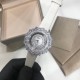 萧邦Happy Diamonds系列特别款!2019年官网力推款!2018即将过去,新的一年从元旦开始!枫叶美丽并寓意着坚毅精神!即代表永恒爱情送给恋人,也代表对美好的回忆,可送给一路陪伴的朋友,还代表一种岁月的轮回。1比1超前做工同步首发!表面配置三块蓝宝石防刮玻璃,瑞士朗达机芯,尺寸:外径34mm内径14mm。表带14/12。 萧邦Happy Diamonds系列特别款!2019年官网力推款!2018即将过去,新的一年从元旦开始!枫叶美丽并寓意着坚毅精神!即代表永恒爱情送给恋人,也代表对美好的回忆,可送给一路陪伴的朋友,还代表一种岁月的轮回。1比1超前做工同步首发!表面配置三块蓝宝石防刮玻璃,瑞士朗达机芯,尺寸:外径34mm内径14mm。表带14/12。