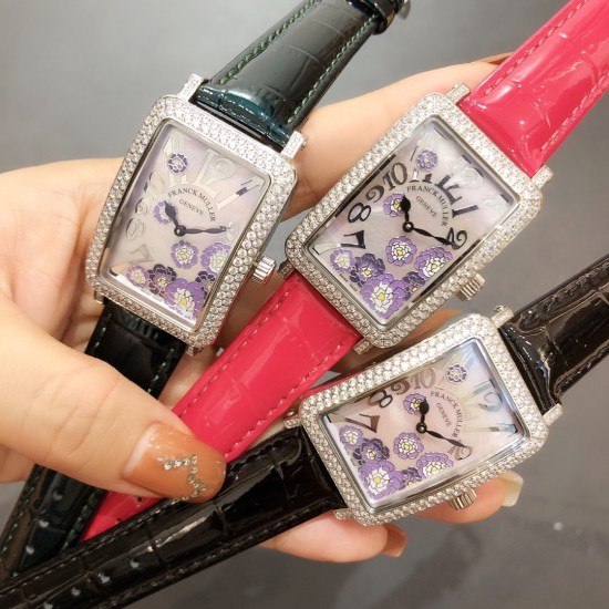 法兰克穆勒Franck muller- Long Island长岛系列时尚腕表,众多网红同款,316L精钢材质,搭配亮皮表带 纯手工施华洛世奇镶嵌工艺制作,满天星能折射更多的光线,突显野性和奢华的特征极其搭配,给各种风格的搭配带来新的光彩,精致典雅,奢华绽放。尺寸40mm*33mm*12mm 法兰克穆勒Franck muller- Long Island长岛系列时尚腕表,众多网红同款,316L精钢材质,搭配亮皮表带 纯手工施华洛世奇镶嵌工艺制作,满天星能折射更多的光线,突显野性和奢华的特征极其搭配,给各种风格的搭配带来新的光彩,精致典雅,奢华绽放。尺寸40mm*33mm*12mm