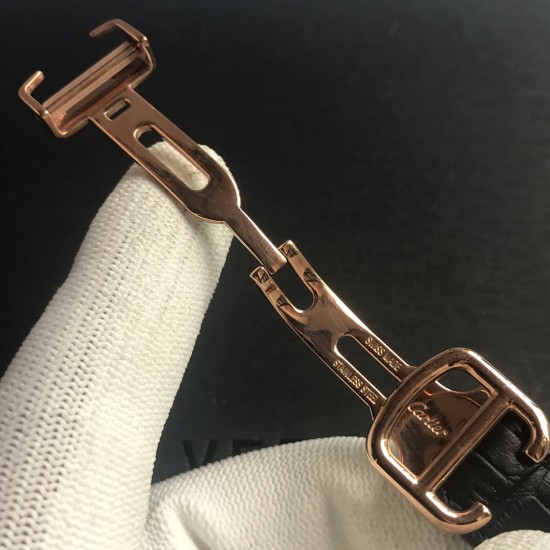 TW出品 卡地亚钥匙 也就是新款的蓝气球 正品开模 字面凸体印刷 淬火蓝钢针 蓝宝石镜面 表冠镶嵌蓝宝石 等等都是顶级配置 更重要的是心脏好 搭载2824 精准稳定无返修 如果觉得蓝气球太常见 那就考虑这款钥匙吧 TW出品 卡地亚钥匙 也就是新款的蓝气球 正品开模 字面凸体印刷 淬火蓝钢针 蓝宝石镜面 表冠镶嵌蓝宝石 等等都是顶级配置 更重要的是心脏好 搭载2824 精准稳定无返修 如果觉得蓝气球太常见 那就考虑这款钥匙吧