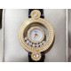 实拍 萧邦 Chopard 小圆双包双排钻 Happy Stort 珠表 内、外蓝宝石水晶玻璃 微型按调EAT瑞士机芯 密爪包镶钻!新潮珍珠贝母表盘刻度 款型特色鲜明。表壳尺寸约:28mm 实拍 萧邦 Chopard 小圆双包双排钻 Happy Stort 珠表 内、外蓝宝石水晶玻璃 微型按调EAT瑞士机芯 密爪包镶钻!新潮珍珠贝母表盘刻度 款型特色鲜明。表壳尺寸约:28mm