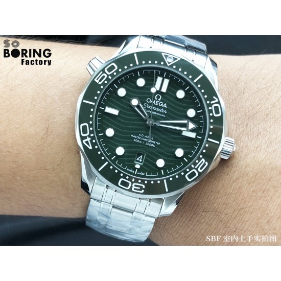 SBF 2022最新款欧家“绿水鬼”，2022年海马300米新品。跟劳力士水鬼相比，低调不张扬，好看不撞款。老板，买它刚刚好！