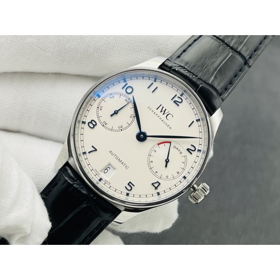 【ZF Factory销量神器】V5升级版 IWC万国葡7-葡萄牙系列 七日链 !1⃣️搭载定制版C.52010自动机械机芯!2⃣️独立小秒针,真动能指示!3⃣️蓝宝石玻璃镜面!4⃣️定制版意大利牛皮表带,原装扣子!5⃣️直径42毫米!ZF出品 必属精品 欢迎您的品鉴! 【ZF Factory销量神器】V5升级版 IWC万国葡7-葡萄牙系列 七日链 !1⃣️搭载定制版C.52010自动机械机芯!2⃣️独立小秒针,真动能指示!3⃣️蓝宝石玻璃镜面!4⃣️定制版意大利牛皮表带,原装扣子!5⃣️直径42毫米!ZF出品 必属精品 欢迎您的品鉴!