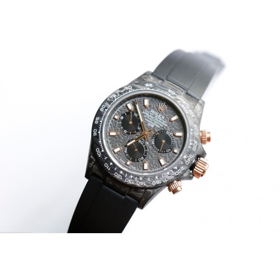 劳力士Rolex Daytona全碳纤维宇宙计时迪通拿横空出世 这款获得瑞士天文台认证的首款全碳纤迪通拿搭载全自动计时7750机械机芯 均调校测试 表盘配蜗形小秒针盘 蓝宝石抗刮损水晶镜面 碳纤维字面 完美复刻 原装同步魔术贴帆布带/橡树胶带 原装扣 更加柔软舒适 方便佩戴 爱不释手的劳力士迪通拿 品不完的一劳永逸!!! 劳力士Rolex Daytona全碳纤维宇宙计时迪通拿横空出世 这款获得瑞士天文台认证的首款全碳纤迪通拿搭载全自动计时7750机械机芯 均调校测试 表盘配蜗形小秒针盘 蓝宝石抗刮损水晶镜面 碳纤维字面 完美复刻 原装同步魔术贴帆布带/橡树胶带 原装扣 更加柔软舒适 方便佩戴 爱不释手的劳力士迪通拿 品不完的一劳永逸!!!
