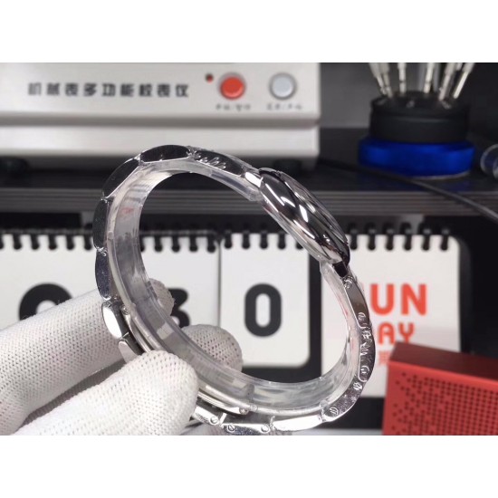 卡地亚  Cartier  蓝气球钢带  28mm 漂亮的烤蓝钢针 搭载瑞士石英机芯！