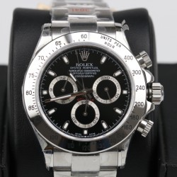 GM超神之作 ROLEX DAYTONA劳力士迪通拿904L全新最强版本 1:完美修改了避针高底位置与正品一致2:904L表扣更细腻更完美3:市面上唯一做出了与正品质感一致的包超薄金属钢片的oysterflex胶带【能与正品互换通用 质感相符】[拳头][拳头][拳头]完美修正十年间所有副本的不足和缺陷，陶瓷圈口！4130机芯，攻克机芯厚度，使壳身厚度达到与正品一致，壳身和字面颜色更细腻做出了与正品一致的视觉效果，并搭配劳力士专用盒子。【GM出品】