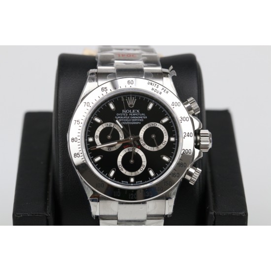 GM超神之作 ROLEX DAYTONA劳力士迪通拿904L全新最强版本 1:完美修改了避针高底位置与正品一致2:904L表扣更细腻更完美3:市面上唯一做出了与正品质感一致的包超薄金属钢片的oysterflex胶带【能与正品互换通用 质感相符】[拳头][拳头][拳头]完美修正十年间所有副本的不足和缺陷，陶瓷圈口！4130机芯，攻克机芯厚度，使壳身厚度达到与正品一致，壳身和字面颜色更细腻做出了与正品一致的视觉效果，并搭配劳力士专用盒子。【GM出品】
