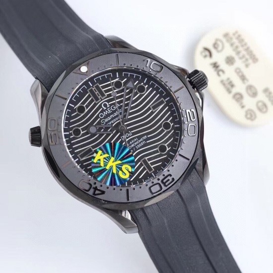 OMEGA 欧米茄 黑色海马 !【机芯】搭载日本原装西铁城8215自动机械机芯,原装透底设计!【玻璃】双卜蓝宝防震防刮花玻璃!【皮带】表扣为316L精钢打磨,意大利进口牛皮配合进口硅胶! OMEGA 欧米茄 黑色海马 !【机芯】搭载日本原装西铁城8215自动机械机芯,原装透底设计!【玻璃】双卜蓝宝防震防刮花玻璃!【皮带】表扣为316L精钢打磨,意大利进口牛皮配合进口硅胶!