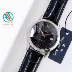 PK精品 新款⌚️欧米茄经典系列，采用最稳定进口全自动机械机芯！蓝宝石防刮玻璃镜面，高质量零返修，深度防水！316精钢表壳，尺寸40✖️10mm，时尚百搭，简单而经典，优雅而不俗，魅力非凡！带上它尽显尊贵！绅士首选，值得拥有！！！