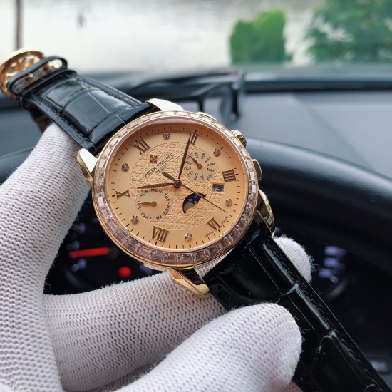 百达翡丽 Patek Philippe 搭配进口9100多功能机芯(0返修)功能(24小时,星期,星辰,月份)进口316精钢!搭配意大利进口小牛皮!原装折叠扣!尺寸42mm。耐磨防刮蓝宝石玻璃!超强防水50米!简约而不简单!你永远无法拥有一块百达翡丽,你只是在替你的后代保管他. ( 慎重承诺 : 产品实物光泽手感更佳精湛 字盘刻度栩栩如生 壳套工艺都是宗师级别轻身检验 加上新时代机器高技锻造 上手震撼尊贵非凡。你值得拥有! 三杰精致推荐男士多功能机械腕表 SJ为你精心挑选超真实实物图拍摄 百达翡丽 Patek Philippe 搭配进口9100多功能机芯(0返修)功能(24小时,星期,星辰,月份)进口316精钢!搭配意大利进口小牛皮!原装折叠扣!尺寸42mm。耐磨防刮蓝宝石玻璃!超强防水50米!简约而不简单!你永远无法拥有一块百达翡丽,你只是在替你的后代保管他. ( 慎重承诺 : 产品实物光泽手感更佳精湛 字盘刻度栩栩如生 壳套工艺都是宗师级别轻身检验 加上新时代机器高技锻造 上手震撼尊贵非凡。你值得拥有! 三杰精致推荐男士多功能机械腕表 SJ为你精心挑选超真实实物图拍摄