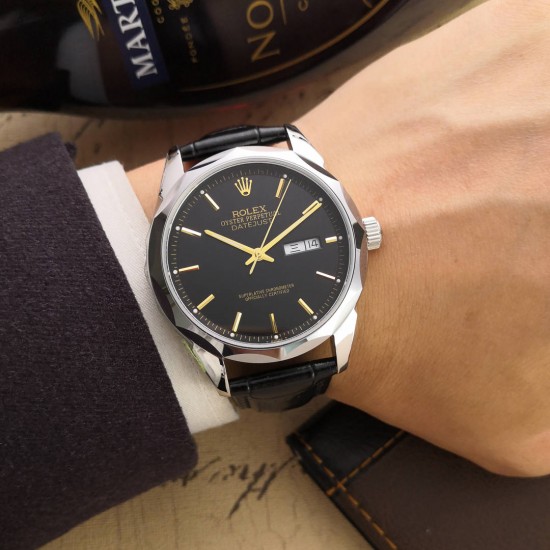 『臻品推荐』新品发布[玫瑰] 劳力士-ROLEX独家首发-----❤不忘初心 追求品质 精准细致机芯:顶级精准稳定8215全自动机械表壳:顶级版316L精钢表扣:钢带按扣、皮带针扣玻璃:高硬度矿物质水晶玻璃直径:原装尺寸42mm11mm[色]完美呈现 品质上乘，手感独特，送礼自戴首选[鼓掌]〔----用心，所以更完美 〕