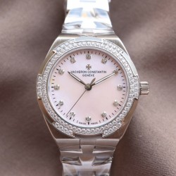 实拍【Vacheron Constantin江诗丹顿】纵横四海系列OVERSEAS女款小号型钢带款——一款极具魅力和旅行精神的女性腕表【表壳】直径36mm适合大部分女性佩戴，84颗圆形切割施华洛水更是钻璀璨夺目 【表盘】简约的大三针设计  旭日纹缎面拉丝的工艺处理 深邃优雅 时标均带白色夜光涂层 【机芯】CITIZEN8系列改Cal.5300机芯（机芯稳定零返修 ） 原装18k纳米镀金质摆陀