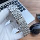 实物拍摄品牌：江诗丹顿 -Vacheron Constantin类型：[酷]男士腕表表壳：316精钢（做工优质）表带：进口真牛皮/316精钢（两种可选）机芯：高级定制全自动机械机芯（走时稳定）玻璃：高级强化镀膜镜面尺寸：直径41mm，厚度12.5mm