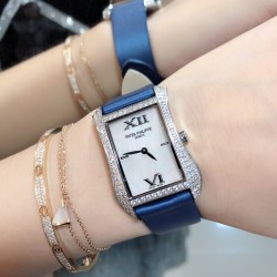 实拍 PATEK PHILIPPE百达翡丽系列 女士腕表（白金表壳搭配沙丁布带，表圈镶嵌天然锆石，蓝宝石玻璃，搭载瑞士石英机芯，尺寸30*34*7毫米）