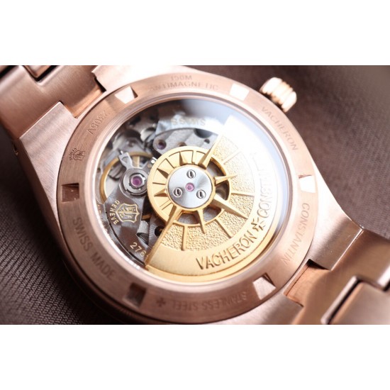 实拍【Vacheron Constantin江诗丹顿】纵横四海系列OVERSEAS女款小号型钢带款——一款极具魅力和旅行精神的女性腕表【表壳】直径36mm适合大部分女性佩戴,84颗圆形切割施华洛水更是钻璀璨夺目 【表盘】简约的大三针设计 旭日纹缎面拉丝的工艺处理 深邃优雅 时标均带白色夜光涂层 【机芯】CITIZEN8系列改Cal.5300机芯(机芯稳定零返修 ) 原装18k纳米镀金质摆陀 实拍【Vacheron Constantin江诗丹顿】纵横四海系列OVERSEAS女款小号型钢带款——一款极具魅力和旅行精神的女性腕表【表壳】直径36mm适合大部分女性佩戴,84颗圆形切割施华洛水更是钻璀璨夺目 【表盘】简约的大三针设计 旭日纹缎面拉丝的工艺处理 深邃优雅 时标均带白色夜光涂层 【机芯】CITIZEN8系列改Cal.5300机芯(机芯稳定零返修 ) 原装18k纳米镀金质摆陀