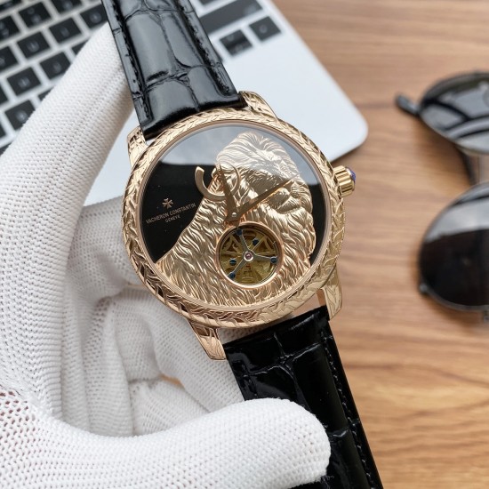实物拍摄江诗丹顿-Vacheron Constanti阁楼工匠独一无二版 森林狮子王—生猛袭来 !再创火爆奇迹!全新陀飞轮运转一目了然 机械夹板机芯 实为天赋之作!【机芯】全自动机械机芯【表带】进口小牛皮带/316精钢钢带【表扣】原装自动按扣 【镜面】高硬度矿物质水晶玻璃 【直径】直径:44mm15mm 实物拍摄江诗丹顿-Vacheron Constanti阁楼工匠独一无二版 森林狮子王—生猛袭来 !再创火爆奇迹!全新陀飞轮运转一目了然 机械夹板机芯 实为天赋之作!【机芯】全自动机械机芯【表带】进口小牛皮带/316精钢钢带【表扣】原装自动按扣 【镜面】高硬度矿物质水晶玻璃 【直径】直径:44mm15mm
