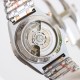 【硬核钢王】GF新品百年灵Chronomat，备受关注的蝴蝶扣辊珠精钢表链因其类似“子弹”的外形被称为“子弹链”。一体式圆滑倒角处理，每一处细节都展现出高辨识度机械美感！表壳纵向拉丝更显GF超凡的打磨功力！材质： 316L精钢直径： 42毫米机芯：Asia-7750机芯GF出品，复刻首选！
