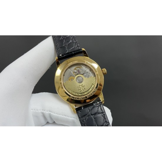 新品推荐 江诗丹顿最新巨作 《vacheron Constantin》超薄系列高级腕表⌚️,火爆上市搭载原装进口9015,每小时振频28800次,零返修。装配特色锅盖玻璃,3D超强立体感,给你不一样的感觉!316L精钢表壳,采用意大利进口小牛皮,原装针扣。深度防水50米,直径40mm。尽显非凡气质,高贵雅致及精美细腻的工艺,耀眼✨✨光辉,永恒尊贵,绝对是男神们的标配! 新品推荐 江诗丹顿最新巨作 《vacheron Constantin》超薄系列高级腕表⌚️,火爆上市搭载原装进口9015,每小时振频28800次,零返修。装配特色锅盖玻璃,3D超强立体感,给你不一样的感觉!316L精钢表壳,采用意大利进口小牛皮,原装针扣。深度防水50米,直径40mm。尽显非凡气质,高贵雅致及精美细腻的工艺,耀眼✨✨光辉,永恒尊贵,绝对是男神们的标配!