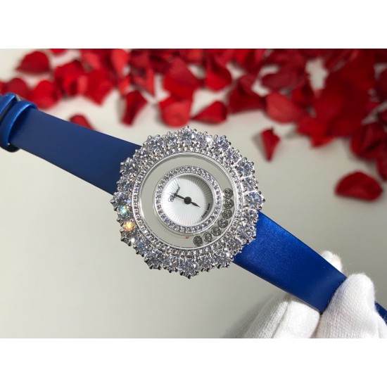 实拍 萧邦Happy Diamonds系列特别款 枫叶美丽并寓意着坚毅精神!即代表永恒爱情送给恋人,也代表对美好的回忆,可送给一路陪伴的朋友,还代表一种岁月的轮回。1比1超前做工同步首发!表面配置三块蓝宝石防刮玻璃,瑞士朗达机芯,尺寸:外径34mm内径14mm。表带14✖️12。 实拍 萧邦Happy Diamonds系列特别款 枫叶美丽并寓意着坚毅精神!即代表永恒爱情送给恋人,也代表对美好的回忆,可送给一路陪伴的朋友,还代表一种岁月的轮回。1比1超前做工同步首发!表面配置三块蓝宝石防刮玻璃,瑞士朗达机芯,尺寸:外径34mm内径14mm。表带14✖️12。