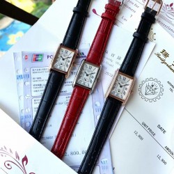 实拍 浪琴-Longines 全新蓝色 戴卓维纳系列 精致两针半女士腕表   高端配置 搭配精准进口石英机芯   拱形双卜蓝宝石玻璃 进口牛皮/316精钢表带  直径30*21mm厚7mm ❤浪琴表自然少不了优雅华丽的女士腕表，黛绰维纳系列腕表，每一枚都充满了浓郁的意式风情，无论是漫步于罗马的街头巷尾,还是享受迷人的海滨时光,黛绰维纳系列都会是最动人的景色。