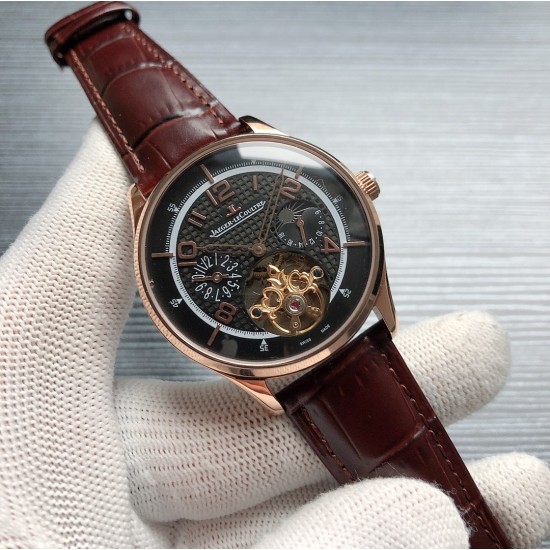 实物拍摄品牌:积家-Jaeger-LeCoultre A26 类型:男士腕表表壳:316精钢(做工上乘)表带:进口小牛皮/316精钢(两种可选) 机芯:高级定制全自动机械机芯(走时稳定)材料:高级强化镀膜镜面 尺寸:直径41mm,厚度12mm 三杰精致推荐男士机械腕表 SJ为你精心打造超真实实物图拍摄 实物拍摄品牌:积家-Jaeger-LeCoultre A26 类型:男士腕表表壳:316精钢(做工上乘)表带:进口小牛皮/316精钢(两种可选) 机芯:高级定制全自动机械机芯(走时稳定)材料:高级强化镀膜镜面 尺寸:直径41mm,厚度12mm 三杰精致推荐男士机械腕表 SJ为你精心打造超真实实物图拍摄