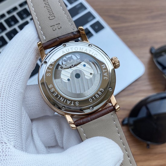 实物拍摄品牌：江诗丹顿 -Vacheron Constantin类型：[酷]男士腕表表壳：316精钢（做工优质）表带：进口真牛皮/316精钢（两种可选）机芯：高级定制全自动机械机芯（走时稳定）玻璃：高级强化镀膜镜面尺寸：直径41mm，厚度12.5mm