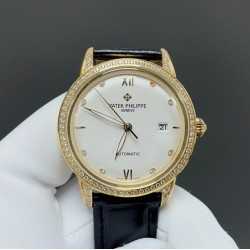 百达翡丽-PATEK PHILIPPE-火热新款式，新款锅盖，耗时长达8个月！超薄男士自动机械腕表，采用进口原装9015机芯，每小时振频28800次，零返修质量，直径40mm原装尺寸，超薄工艺8mm，锅盖玻璃材质！超强防水50米！专柜同款，一比一复刻！带上他锋芒尽显，气派不凡！耀眼光辉，永恒尊贵。⚠️请认准专业独家品质！欢迎转载