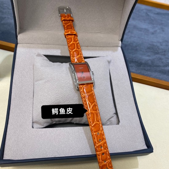 新款上市!浪琴表黛绰维纳系列石英女士腕表,意式生活邂后现代优雅,精致优雅知性,高端配置,搭配进口石英机芯,拱形双卜蓝宝石玻璃镜面,精钢表壳,表盘尺寸:20.8✖️32mm 新款上市!浪琴表黛绰维纳系列石英女士腕表,意式生活邂后现代优雅,精致优雅知性,高端配置,搭配进口石英机芯,拱形双卜蓝宝石玻璃镜面,精钢表壳,表盘尺寸:20.8✖️32mm