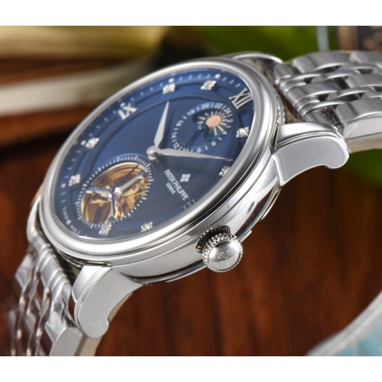 时尚新款 PATEK PHILIPPE【新年巨献 最高版本】百达翡丽超级多功能系列(功能 12字位日月星辰显示 6字位飞达显示)和原装一样的带水平压纹工艺,带荧光刻度 ,42mm直径。316L精钢镀金,原装进口镀膜水晶镜面。字面的外钻为施华洛世奇钻,通透闪亮,气质非凡。在目前技术范畴内尽可能接近原装,此款腕表让您驾驭所有场合。 时尚新款 PATEK PHILIPPE【新年巨献 最高版本】百达翡丽超级多功能系列(功能 12字位日月星辰显示 6字位飞达显示)和原装一样的带水平压纹工艺,带荧光刻度 ,42mm直径。316L精钢镀金,原装进口镀膜水晶镜面。字面的外钻为施华洛世奇钻,通透闪亮,气质非凡。在目前技术范畴内尽可能接近原装,此款腕表让您驾驭所有场合。