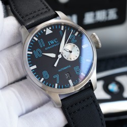 新款！技术引领时尚 万国典范 大飞新品 IWC 概念表特别版 【表壳】腕表数据46mm.与原装一致，采用高科技强化316精钢【字面】采用飞机引擎形状.菱角切工形状工序、上下不同版层配合十分艰难，在精湛技艺和强大的耐心，使之显现凸出的立体感。【表镜】蓝宝石水晶玻璃表镜，双面蓝色高透镀膜。工艺吻合原装，通透度直逼正品。新款必属精品 敬请各路表友品鉴 ⚠️请认准独家品质