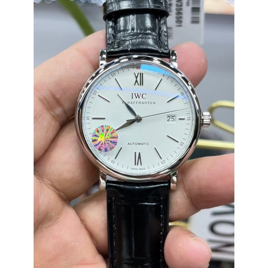 IWC 万国 波涛菲诺 系列!316L精钢表壳顶级打磨,表耳R弧度同步原装够大,线条更优美,表壳与底盖衔接完美,定制日历字体及粗细 绅士商务休闲首选! IWC 万国 波涛菲诺 系列!316L精钢表壳顶级打磨,表耳R弧度同步原装够大,线条更优美,表壳与底盖衔接完美,定制日历字体及粗细 绅士商务休闲首选!