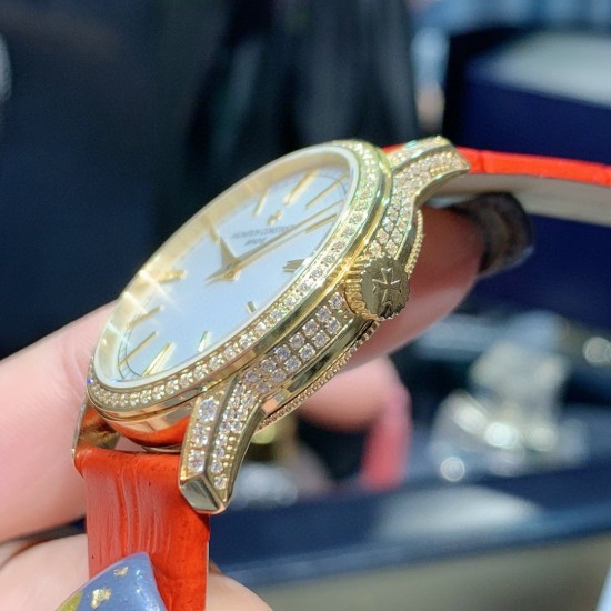 实拍2020年江诗丹顿传袭超薄系列-Vacheron Constantin 专为女神打造的,奢华时尚,采用进口316钢表壳,搭配原装进口9015机芯(0返修),天然蓝宝石玻璃镜面,直径33mm,超薄工艺7.8mm,超强防水30米,竹节纹进口小牛皮表带,一表一码。 实拍2020年江诗丹顿传袭超薄系列-Vacheron Constantin 专为女神打造的,奢华时尚,采用进口316钢表壳,搭配原装进口9015机芯(0返修),天然蓝宝石玻璃镜面,直径33mm,超薄工艺7.8mm,超强防水30米,竹节纹进口小牛皮表带,一表一码。