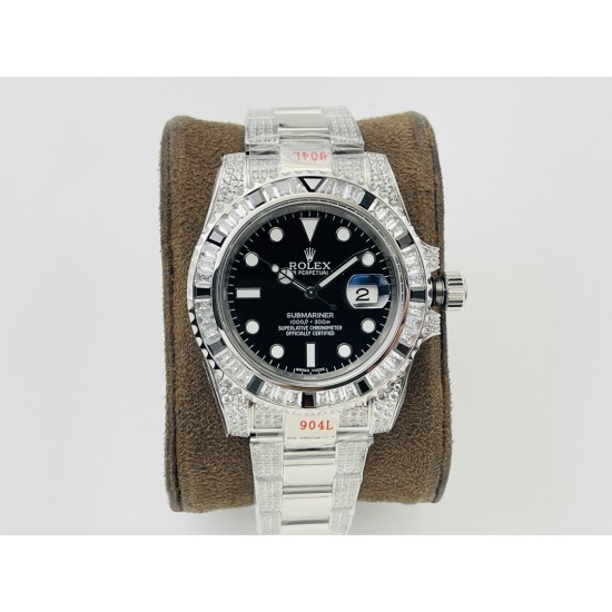 【VRS Factory2022墙裂推荐 市场最高版本】奢华大作,劳力士Rolex SUB潜航者后镶钻定制版!是奢华闪耀与永不退色的融合,更是经典潮流的不二之选!1⃣️【表壳】直径40MM。每一颗钻石/彩宝均来自奥地利(施华洛世奇原产地)经过严格的筛选,确保颜色,大小,火彩统一,专业珠宝镶嵌师精心镶嵌。2⃣️【表带】跟官网同步,904L蚝式钢完美还原坚固耐用的优良血统,效果可媲美原装。3⃣️【机芯】采用复刻界的机芯之王——搭配3135自动上旋机芯。VRS Factory匠心力作 敬请各路表友品鉴! 【VRS Factory2022墙裂推荐 市场最高版本】奢华大作,劳力士Rolex SUB潜航者后镶钻定制版!是奢华闪耀与永不退色的融合,更是经典潮流的不二之选!1⃣️【表壳】直径40MM。每一颗钻石/彩宝均来自奥地利(施华洛世奇原产地)经过严格的筛选,确保颜色,大小,火彩统一,专业珠宝镶嵌师精心镶嵌。2⃣️【表带】跟官网同步,904L蚝式钢完美还原坚固耐用的优良血统,效果可媲美原装。3⃣️【机芯】采用复刻界的机芯之王——搭配3135自动上旋机芯。VRS Factory匠心力作 敬请各路表友品鉴!