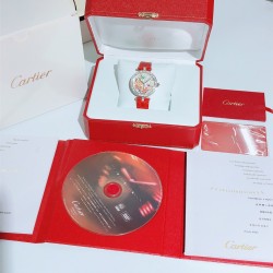 实拍 卡地亚-Cartier，狠货来袭，全真镶钻字面，瑞士石英机芯，加厚蓝宝石镜面[强]搭配美洲鳄鱼皮带[耶]尺寸35mm，超级漂亮、时尚不容错过！