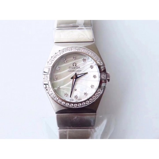 欧米茄 OMEGA 星座系列,27mm 石英腕表 ,表壳把管采用内六角旋入式把管,壳的耳位经过线切割慢走丝加工而出,通透十足,细节讲究! 欧米茄 OMEGA 星座系列,27mm 石英腕表 ,表壳把管采用内六角旋入式把管,壳的耳位经过线切割慢走丝加工而出,通透十足,细节讲究!