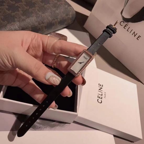 伯爵LIMELIGHT系列G0A39200 女士腕表 原装瑞士石英机芯 316L精钢表壳 蓝宝石玻璃镜面 娟丝表带 直径15mm*31mm (市场最高版本)该款腕表备受女性喜爱,在不同的场合映耀着她们各自的独特个性与迷人风 伯爵LIMELIGHT系列G0A39200 女士腕表 原装瑞士石英机芯 316L精钢表壳 蓝宝石玻璃镜面 娟丝表带 直径15mm*31mm (市场最高版本)该款腕表备受女性喜爱,在不同的场合映耀着她们各自的独特个性与迷人风
