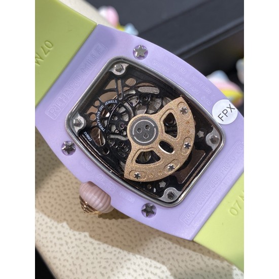 实拍 理查德米勒 RichardMille 糖果棉花糖 最新爆款 bon bon系列最稀有的作品!克服传统工艺打破模式!钟表最受尊敬的技术之一。不是所有人的嫁妆,棉花糖运动曲线和颜色,它们是诱人的。有了理查德米勒,实现了把棉花糖戴在你的手腕上!白色陶瓷加上黄粉绿搪瓷表盘,RM-07柔和的颜色创造了一个组合...甜蜜!糖果店的一次旅行,一个让人难以置信的艺术品。你会戴上它吗? 实拍 理查德米勒 RichardMille 糖果棉花糖 最新爆款 bon bon系列最稀有的作品!克服传统工艺打破模式!钟表最受尊敬的技术之一。不是所有人的嫁妆,棉花糖运动曲线和颜色,它们是诱人的。有了理查德米勒,实现了把棉花糖戴在你的手腕上!白色陶瓷加上黄粉绿搪瓷表盘,RM-07柔和的颜色创造了一个组合...甜蜜!糖果店的一次旅行,一个让人难以置信的艺术品。你会戴上它吗?