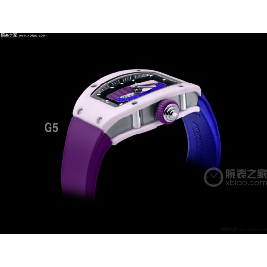 理查德米勒RM07-01最新限量款女神腕表!表壳采用先进陶瓷材质制造,彩色陶瓷系列延续了RICHARDMILLE独有设计风格,表壳与表带的撞色搭配,绚丽夺目,带来了无尽的夏日雅趣,玑镂刻花饰纹表盘进一步增强其现代与传统融合的主题。三色可选,进口自动机械,原装折叠表扣,尺寸31.245.514 理查德米勒RM07-01最新限量款女神腕表!表壳采用先进陶瓷材质制造,彩色陶瓷系列延续了RICHARDMILLE独有设计风格,表壳与表带的撞色搭配,绚丽夺目,带来了无尽的夏日雅趣,玑镂刻花饰纹表盘进一步增强其现代与传统融合的主题。三色可选,进口自动机械,原装折叠表扣,尺寸31.245.514
