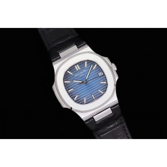 【“薄”大精深 从“芯”出发】全新升级V2版本 PATEK 。PHILPPE——鹦鹉螺5711/1A系列强势回归。1：1全新开模修正三件套壳 厚度仅9mm，修正了以往偏厚的现象，使之佩戴更贴合手腕。搭载全新定制版9015改原装CaI.324 S C洗花机芯。突破了无加夹板的情况下摆轮位置同步正品！定制级的人体工程学表带 修正了表带的铰链部分...[更多]
