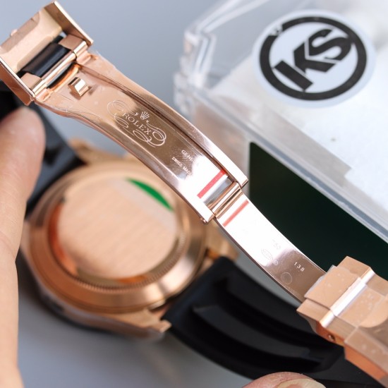 顶级做工KS出品:劳力士 恒动宇宙计时型迪通拿 【尺寸】40MM【表镜】抗刮损蓝水晶玻璃 防反光凸透式放大日历窗【表壳】上链表冠,旋入式三扣锁三重防水系统【机芯】采用7750机芯,高效精准稳定【表带】腕表搭配折叠式表扣,且表扣具有微调装置,可以调到非常的贴合手腕 折叠扣 超强夜光 防水大于100米 顶级做工KS出品:劳力士 恒动宇宙计时型迪通拿 【尺寸】40MM【表镜】抗刮损蓝水晶玻璃 防反光凸透式放大日历窗【表壳】上链表冠,旋入式三扣锁三重防水系统【机芯】采用7750机芯,高效精准稳定【表带】腕表搭配折叠式表扣,且表扣具有微调装置,可以调到非常的贴合手腕 折叠扣 超强夜光 防水大于100米