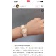 小可爱 注定拥有出众的魅力小号26mm 伯爵闪耀款上线。伯爵Limelight Gala系列的女性钻石手表是绝对诱惑的标志,表盘独特的6与9的造型,混合艺术,设计和珠宝,他们赞扬充满活力和大胆女性气质。在伯爵的眼里,每一位演绎人生故事的女主角,都注定拥有出众魅力!别出心裁,不断进阶超越。尺寸:26mm 机芯:瑞士朗达机芯 玻璃:蓝宝石镜面 皮带:美洲鳄鱼皮 小可爱 注定拥有出众的魅力小号26mm 伯爵闪耀款上线。伯爵Limelight Gala系列的女性钻石手表是绝对诱惑的标志,表盘独特的6与9的造型,混合艺术,设计和珠宝,他们赞扬充满活力和大胆女性气质。在伯爵的眼里,每一位演绎人生故事的女主角,都注定拥有出众魅力!别出心裁,不断进阶超越。尺寸:26mm 机芯:瑞士朗达机芯 玻璃:蓝宝石镜面 皮带:美洲鳄鱼皮