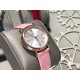 实拍【IWC 2019推出女士全新 Portofino波涛菲诺系列】1⃣️:壳套尺寸34mm/8.8mm采用316精钢材质打磨,每个壳套全程CNC处理所有细节达到完美2⃣️:采用进口日本9015天文台级别经过本厂严格把控 调试 达到零返修稳定性3⃣️:采用瑞士蓝宝石镜面 通透明亮4⃣️字面采用简洁的条丁罗马和表盘十二颗 设计呈现出精致典雅之感5⃣️:表带采用原装快速更换系统 搭配意大利小牛皮皮质柔软细腻:有六种颜色可选(绿色,兰色,黑色,深棕,酒红,粉色)6⃣️:原装表扣采用316精钢材质打磨 实拍【IWC 2019推出女士全新 Portofino波涛菲诺系列】1⃣️:壳套尺寸34mm/8.8mm采用316精钢材质打磨,每个壳套全程CNC处理所有细节达到完美2⃣️:采用进口日本9015天文台级别经过本厂严格把控 调试 达到零返修稳定性3⃣️:采用瑞士蓝宝石镜面 通透明亮4⃣️字面采用简洁的条丁罗马和表盘十二颗 设计呈现出精致典雅之感5⃣️:表带采用原装快速更换系统 搭配意大利小牛皮皮质柔软细腻:有六种颜色可选(绿色,兰色,黑色,深棕,酒红,粉色)6⃣️:原装表扣采用316精钢材质打磨