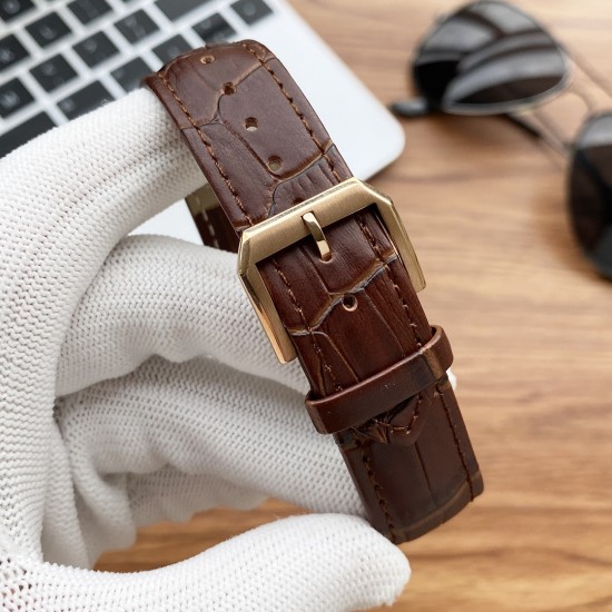 实物拍摄品牌：万国-IWC  类型：[酷]男士腕表表壳：316精钢（做工优质）表带：进口真牛皮/316精钢(两种可选)机芯：高级定制全自动机械机芯（走时稳定）玻璃：高级强化镀膜镜面尺寸：直径40mm，厚度12mm