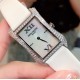 实拍 PATEK PHILIPPE百达翡丽系列 女士腕表(白金表壳搭配沙丁布带,表圈镶嵌天然锆石,蓝宝石玻璃,搭载瑞士石英机芯,尺寸30*34*7毫米) 实拍 PATEK PHILIPPE百达翡丽系列 女士腕表(白金表壳搭配沙丁布带,表圈镶嵌天然锆石,蓝宝石玻璃,搭载瑞士石英机芯,尺寸30*34*7毫米)