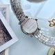 萧邦 Chopard Happy Diamonds 走珠系列腕表。巧妙运用其经典元素,发挥传奇般的大胆创意,展现浓厚的现代气息。天然珍珠贝母表盘搭配罗马、条钉刻度,采用双层玻璃镜面使钻石在表盘悬空游走,进口石英机芯,气质优雅之选,让你举手投足间优雅从容。尺寸32mm*35mm*10mm️ 萧邦 Chopard Happy Diamonds 走珠系列腕表。巧妙运用其经典元素,发挥传奇般的大胆创意,展现浓厚的现代气息。天然珍珠贝母表盘搭配罗马、条钉刻度,采用双层玻璃镜面使钻石在表盘悬空游走,进口石英机芯,气质优雅之选,让你举手投足间优雅从容。尺寸32mm*35mm*10mm️
