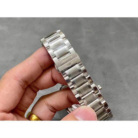 LONGINES 浪琴 名匠 动能腕表!1⃣️腕表尺寸40X10毫米。表壳尺寸工艺完美复制原装工艺2⃣️柳叶形蓝钢淬火表针,针型和工艺均同步正品。3⃣️机芯采用一体L602机芯,真轴承并非贴片机芯,并带有精磨日内瓦纹! LONGINES 浪琴 名匠 动能腕表!1⃣️腕表尺寸40X10毫米。表壳尺寸工艺完美复制原装工艺2⃣️柳叶形蓝钢淬火表针,针型和工艺均同步正品。3⃣️机芯采用一体L602机芯,真轴承并非贴片机芯,并带有精磨日内瓦纹!