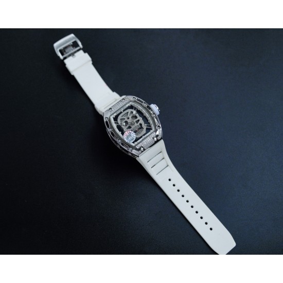 理查德米勒 RICHARD MILLE 最新升級特别版 抛光亮壳 让你体验最亮鬼头 带出最经典的RM052鬼头经典传奇 永不落后 镂空骷髅头腕表.骷髅头轮廓突出,造型霸气不羁,具有震撼人心的魅力。搭配艳耀色彩的真皮轻便表带,更拉风,更前卫。缤纷盛夏,换上短袖T恤的你,腕间搭上鲜艳的表款,是不是很吸睛?尺寸43x50mm ⚠️请认准独家品质 理查德米勒 RICHARD MILLE 最新升級特别版 抛光亮壳 让你体验最亮鬼头 带出最经典的RM052鬼头经典传奇 永不落后 镂空骷髅头腕表.骷髅头轮廓突出,造型霸气不羁,具有震撼人心的魅力。搭配艳耀色彩的真皮轻便表带,更拉风,更前卫。缤纷盛夏,换上短袖T恤的你,腕间搭上鲜艳的表款,是不是很吸睛?尺寸43x50mm ⚠️请认准独家品质
