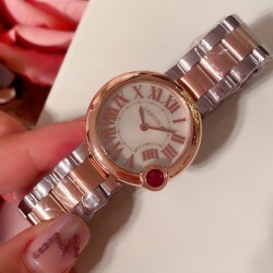 鎏金时刻 红运相随！卡地亚携限量发售的新春特别款臻品，告白气球系列（红气球）献礼庚子年。珍贵时计印刻幸福时光，闪耀红宝石装点暖意心愿，“钉”义新年好运，祈愿红运相随。珍珠彩贝母表盘，鱼眼效果镜面更显高级，316精钢表壳，小红书网红推荐爆款！！！市场性价比最高版本