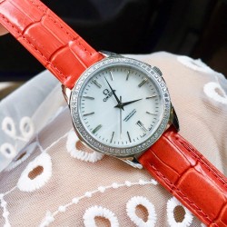 欧米茄-OMEGA 女士腕表   进口石英机芯  316L精钢表壳  直径34mm厚8mm该款腕表备受女性喜爱，在不同的场合 映耀着她们各自的独特个性与迷人风华